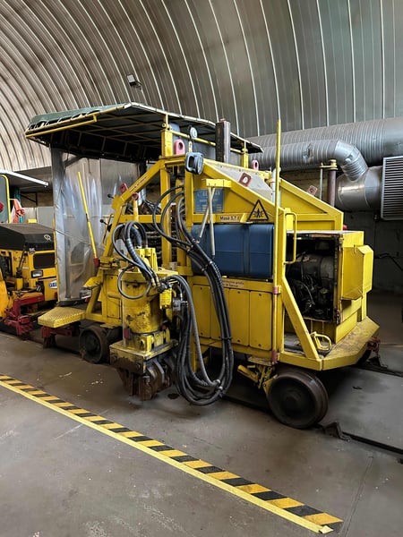 Pabėgių keitimo mašina MRT-2 Nr. 460