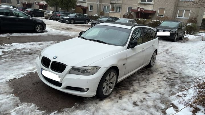 BMW 3ER REIHE / 2010 / Kaunas