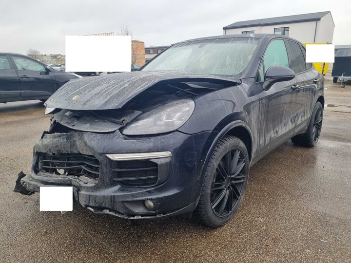 Porsche Cayenne / 2016 / Kaunas