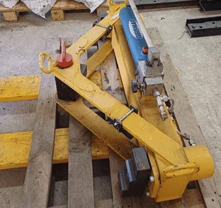 Hidraulinis,horizontalus bėgių lenkimo presas JB60Skirtas sm. tiesinimui