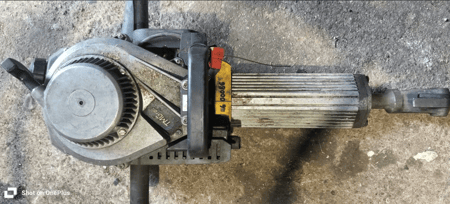 Pabėgių vibropamuštuvas su vidaus degimo varikliu (4 vnt.)