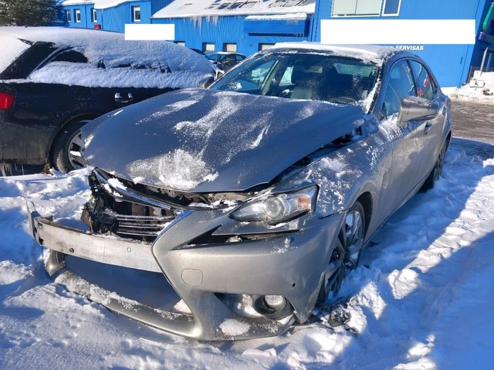 Lexus IS300H / 2015 / Kaunas