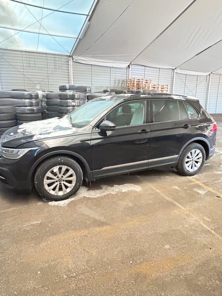 VW Tiguan / 2023 / Vievis