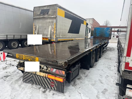 Schmitz S01 / 2006 / Kaunas