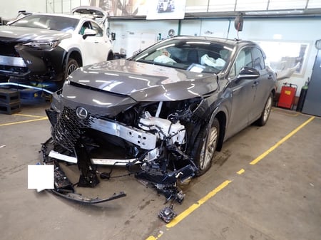 Lexus RX450H+ / 2026 / Riga