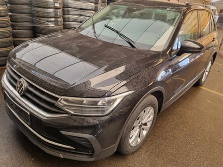 VW Tiguan / 2023 / Vievis
