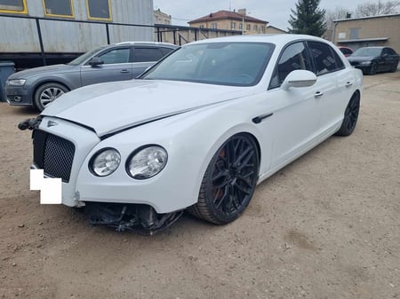 BENTLEY Flying spur / 2016 / Kaunas