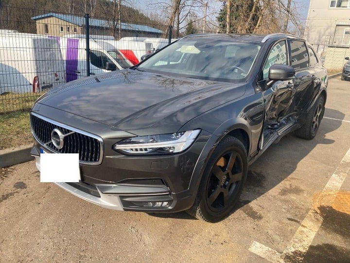Volvo V90 Cross Country / 2018 / Vilnius