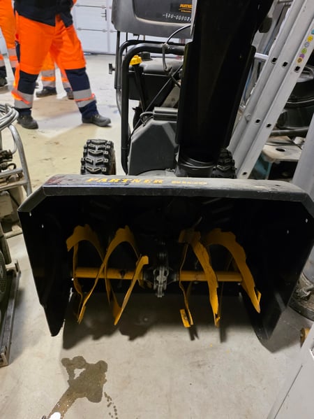 Valytuvas sniego SB 240 B