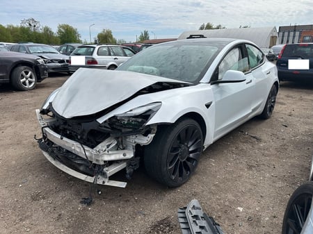 Tesla MODEL 3 / 2021 / Kaunas