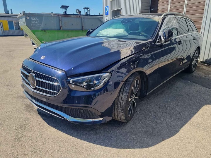 Mercedes Benz E300 / 2022 / Kaunas