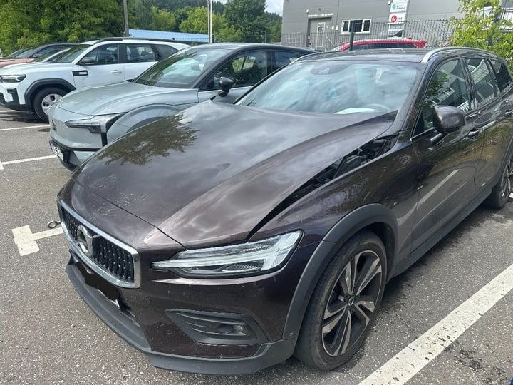 Volvo V60 CROSS COUNTRY / 2021 / Vilnius
