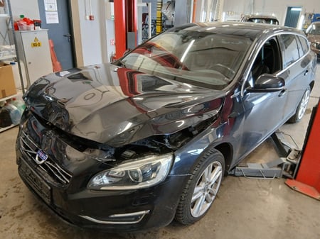 Volvo V60 / 2013 / Elektrėnai