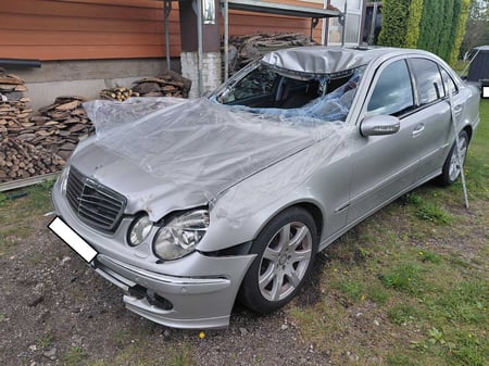 Mercedes Benz E270CDI / 2004 / Nemėžis