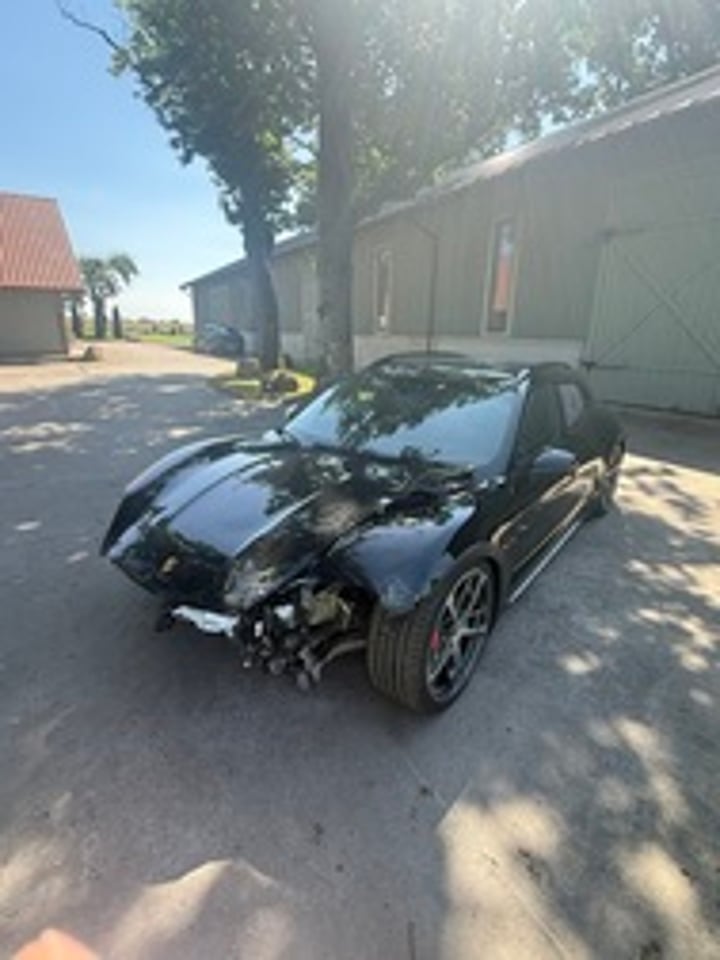 Porsche Taycan / 2023 / Plungė