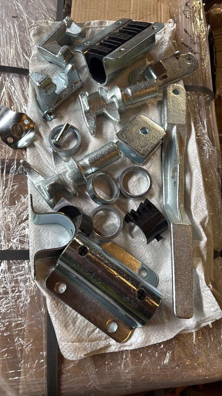 UŽRAKTAS DURŲ KONTEINERIO 20F DGR-001 LH/RH (100 vnt.) (CONTAINER DOOR LOCK 20F DGR-001 LH/RH) (100 pcs.)